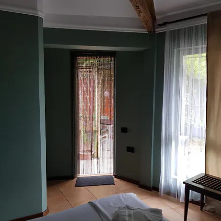 Casa Apusul Soarelui בית הארחה 3*